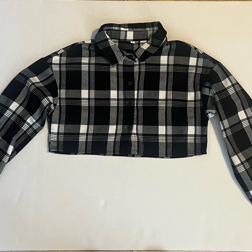 SHEIN Black and White Plaid Crop Top